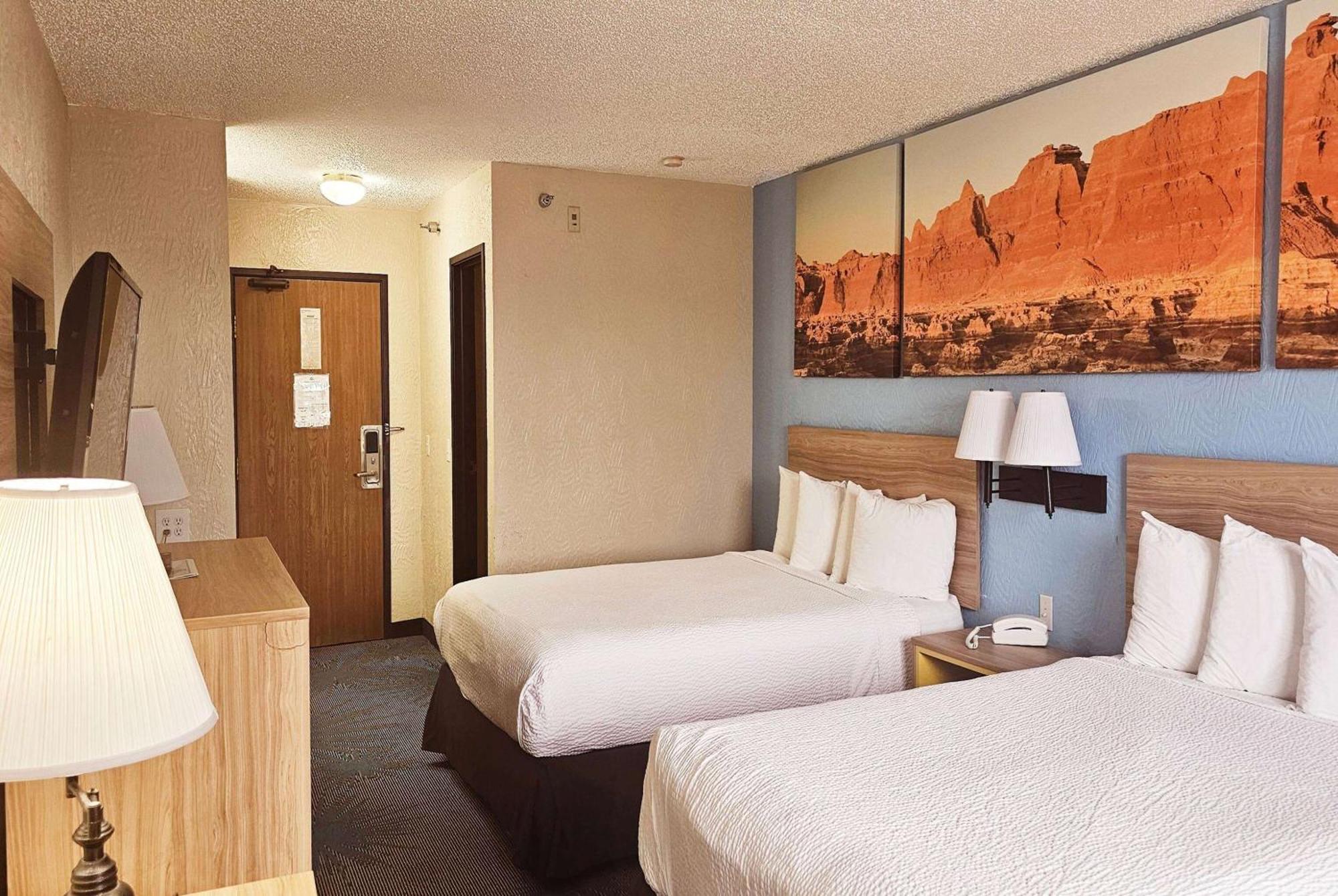 Days Inn By Wyndham Ozark Springfield Εξωτερικό φωτογραφία