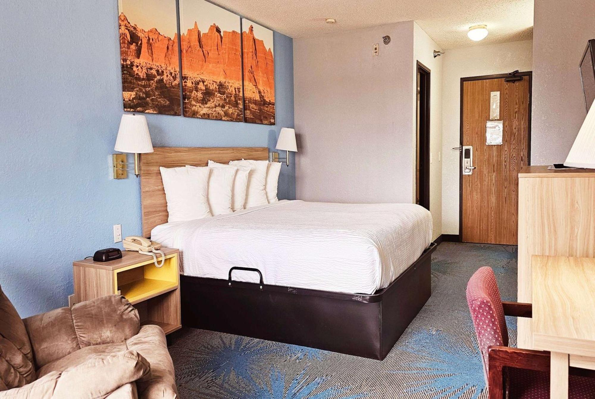 Days Inn By Wyndham Ozark Springfield Εξωτερικό φωτογραφία
