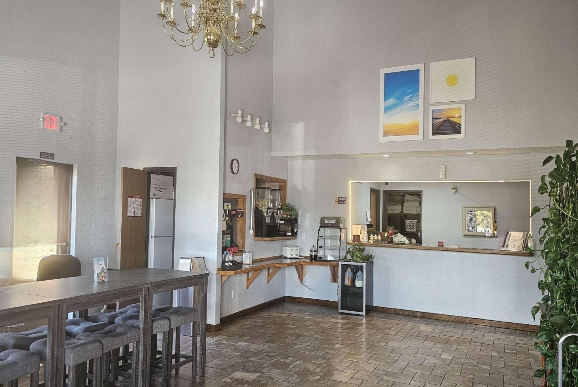 Days Inn By Wyndham Ozark Springfield Εξωτερικό φωτογραφία