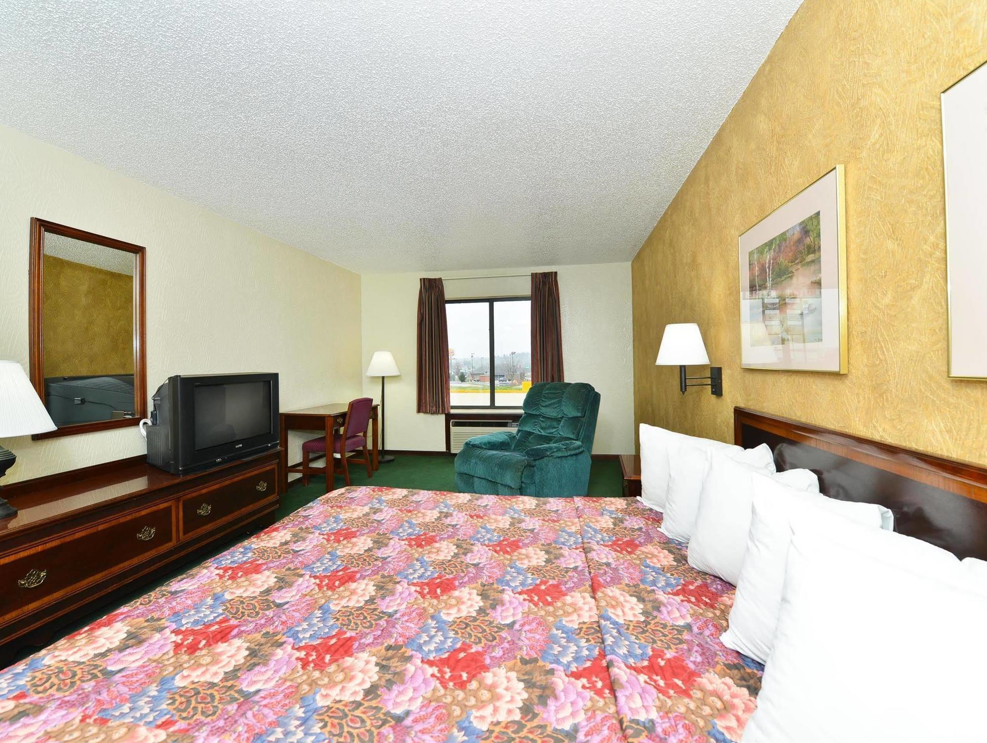 Days Inn By Wyndham Ozark Springfield Εξωτερικό φωτογραφία